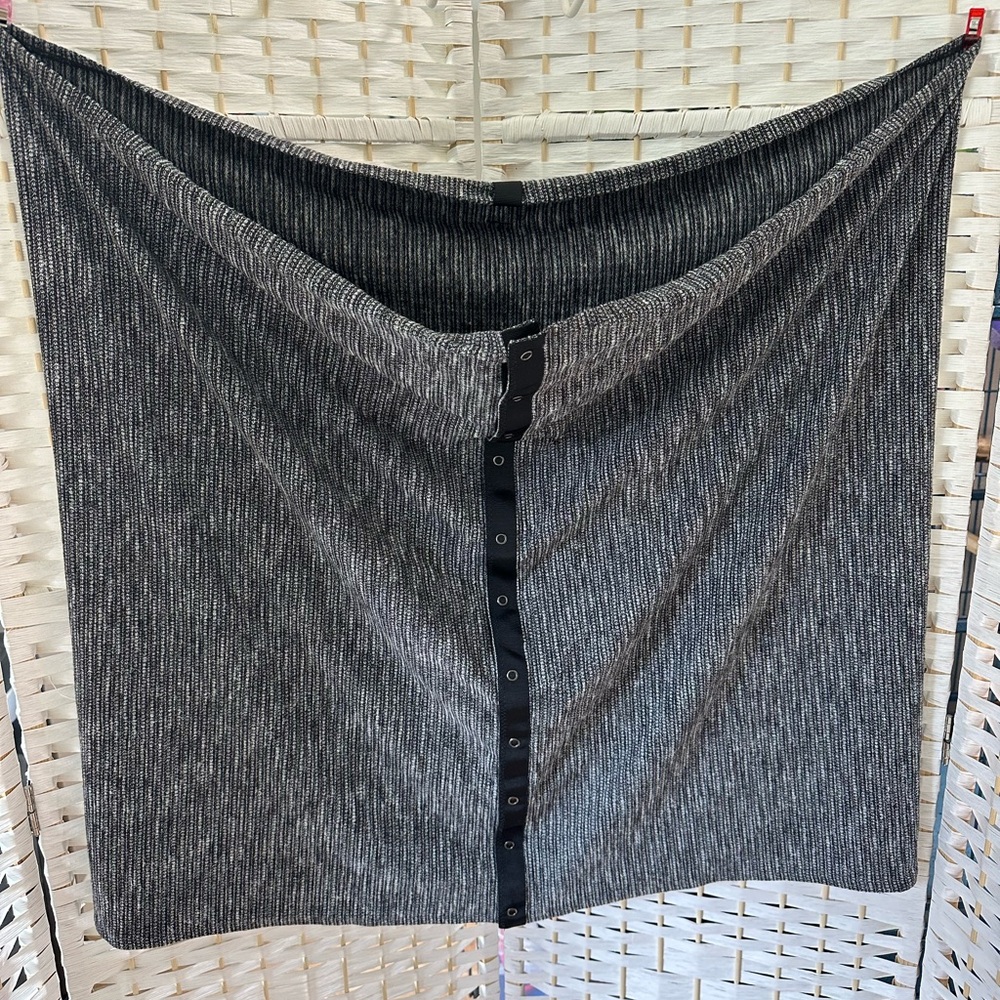Lululemon Infiniti Vinyasa Scarf like new black gray heathered